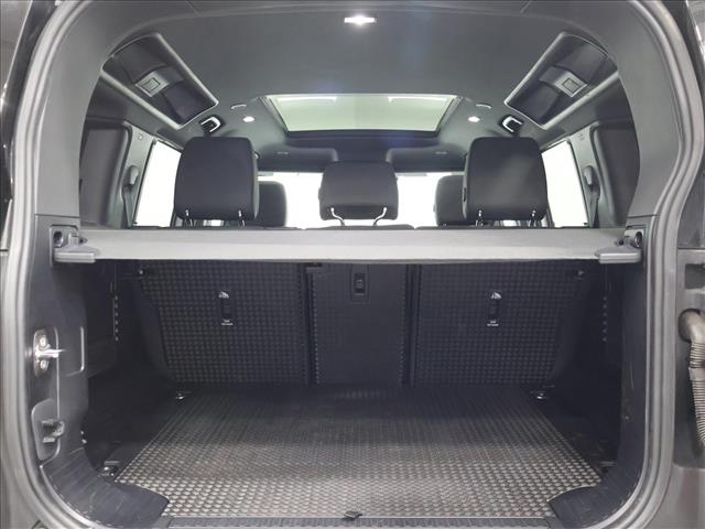 2025 Land Rover Defender 110 P300 S:D14002