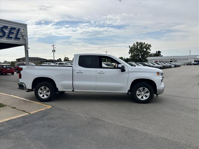 2022 Chevrolet Silverado 1500 LT:D14077