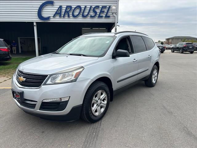 2017 Chevrolet Traverse LS photo 2