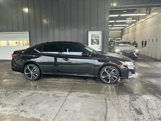 2023 Nissan Altima 2.5 SR:D14088