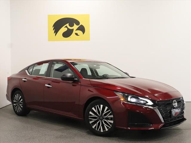 Photo of 2024 Nissan Altima 2.5 SV in Iowa City, IA - 2,  2024 Nissan Altima 2.5 SV:D13160