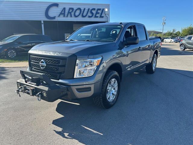 Photo of 2021 Nissan Titan S in Iowa City, IA - 2,  2021 Nissan Titan S:D13246