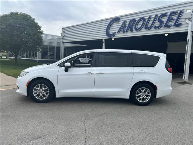 2023 Chrysler Voyager LX:D13936