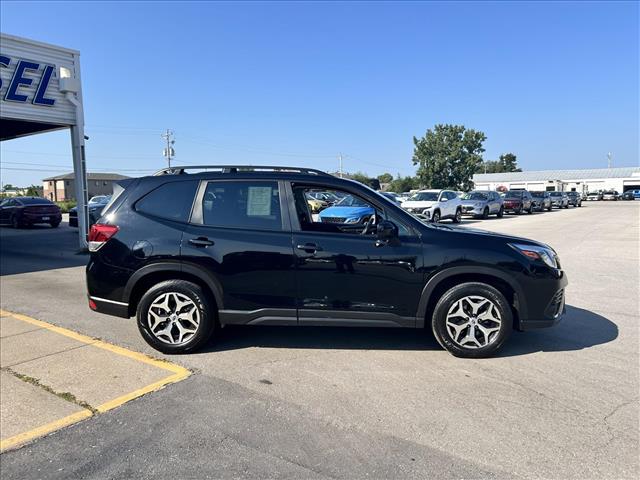 2022 Subaru Forester Premium:D13968