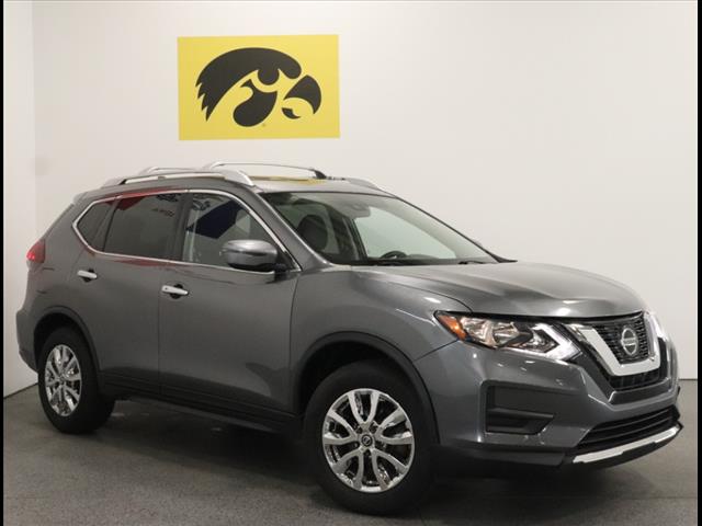2019 Nissan Rogue SV photo 2