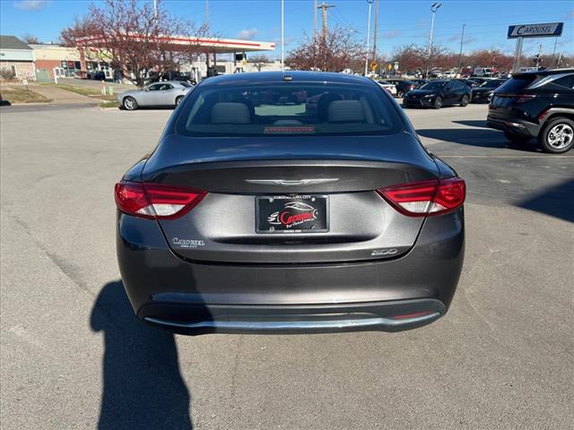 2015 Chrysler 200 Limited:D13023A