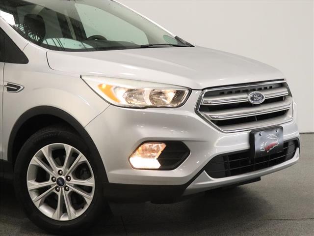 2019 Ford Escape SE photo 3