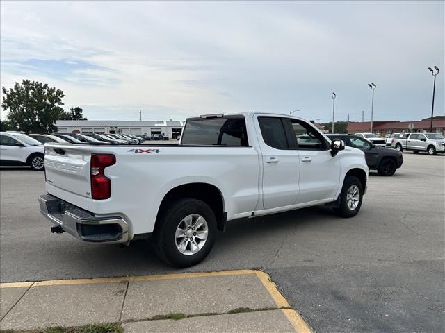 2022 Chevrolet Silverado 1500 LT:D14077