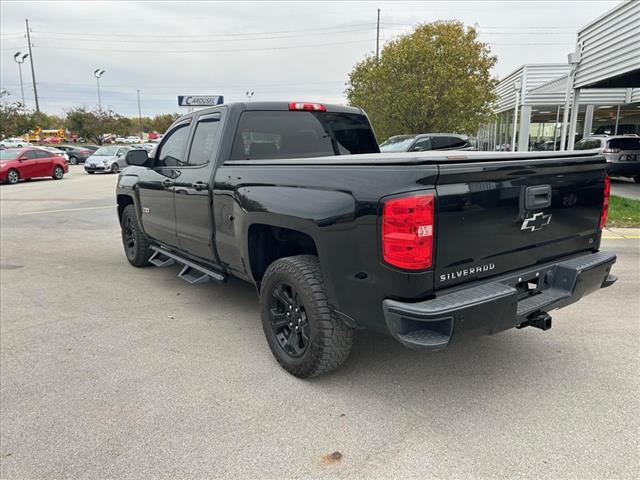 Photo of 2017 Chevrolet Silverado 1500 LT in Iowa City, IA - 3,  2017 Chevrolet Silverado 1500 LT:D13300