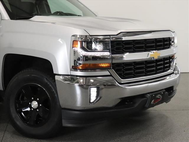 2018 Chevrolet Silverado 1500 LT photo 3