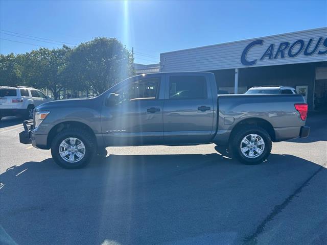 Photo of 2021 Nissan Titan S in Iowa City, IA - 3,  2021 Nissan Titan S:D13246