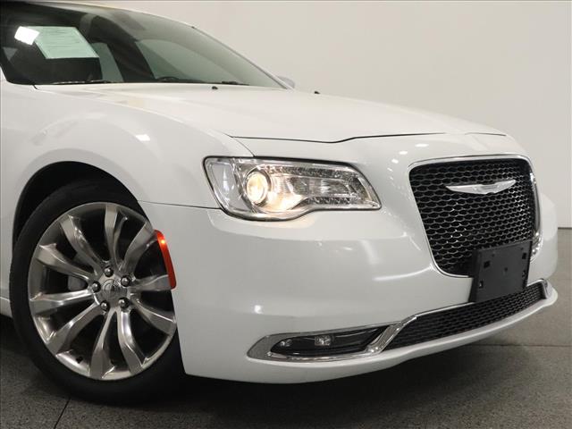 2017 Chrysler 300 C:D13838