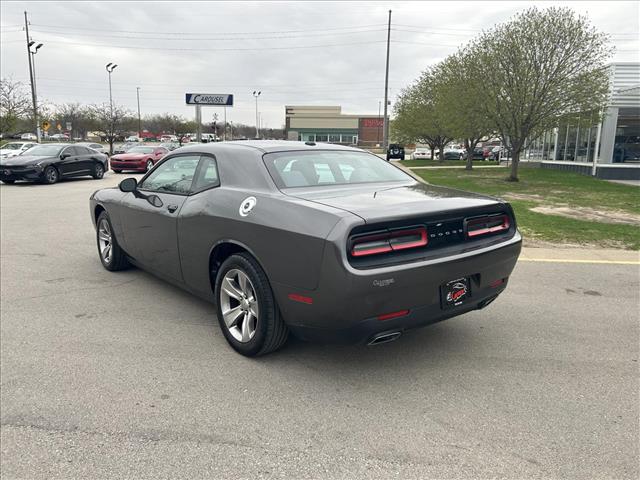2015 Dodge Challenger SXT:D13669