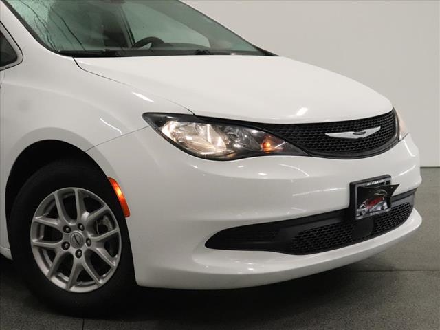 2024 Chrysler Voyager LX:D13312