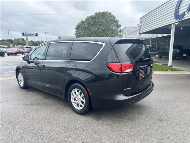 2023 Chrysler Voyager LX:D14049