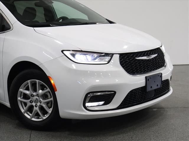 2023 Chrysler Pacifica Touring:D13935