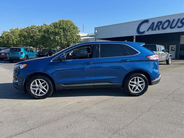 2022 Ford Edge SEL photo 2