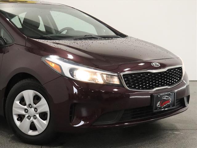 2017 Kia Forte LX Base photo 3