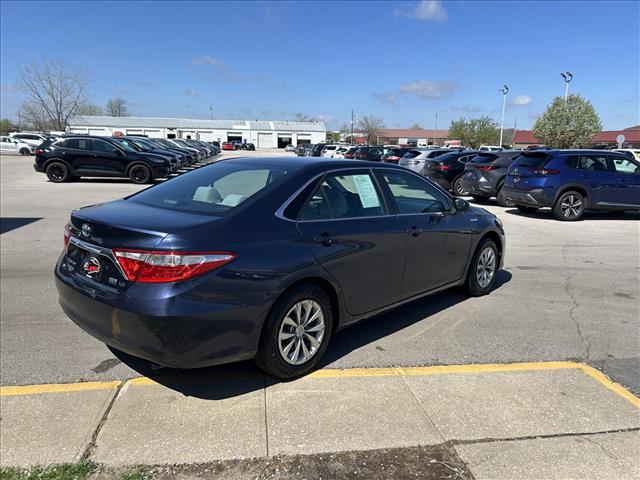 2016 Toyota Camry Hybrid:D13680