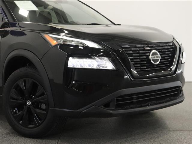 2021 Nissan Rogue SV photo 3