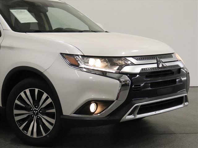 2020 Mitsubishi Outlander SEL photo 3