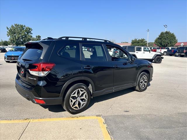 2022 Subaru Forester Premium:D13968