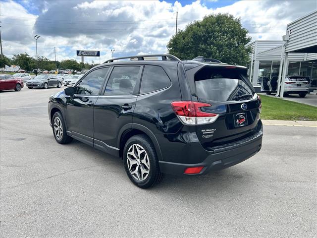 2023 Subaru Forester Premium:D13822