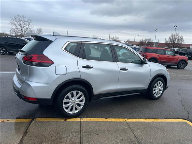 2018 Nissan Rogue S:D13135A