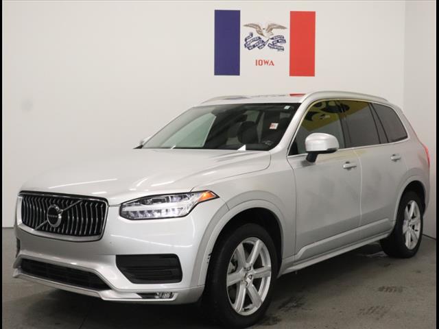 2020 Volvo XC90 T6 Momentum photo 3
