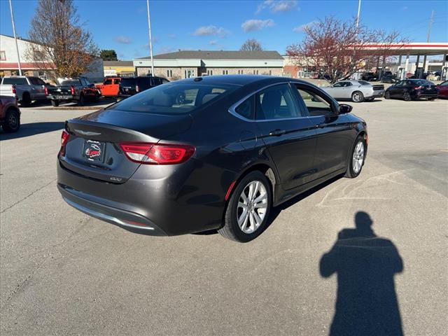 2015 Chrysler 200 Limited:D13023A