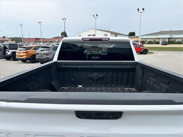 2022 Chevrolet Silverado 1500 LT:D14077