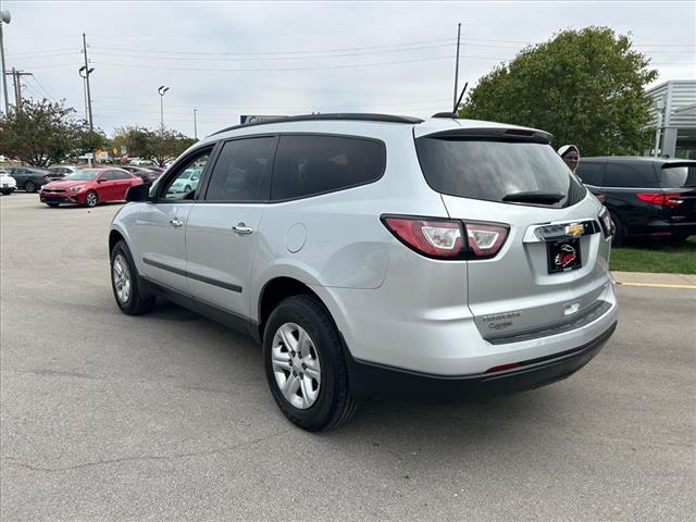 2017 Chevrolet Traverse LS photo 4