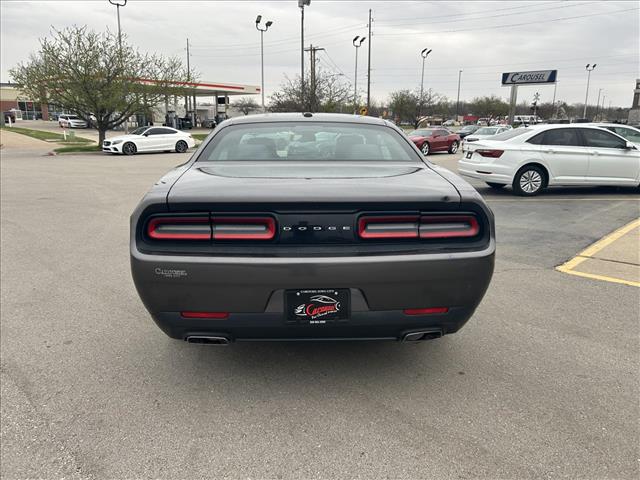 2015 Dodge Challenger SXT:D13669