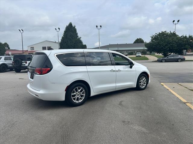 2023 Chrysler Voyager LX:D13936