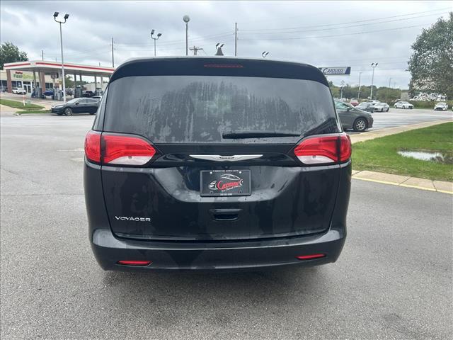 2023 Chrysler Voyager LX:D14049