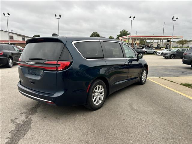 2024 Chrysler Pacifica Touring:D14061