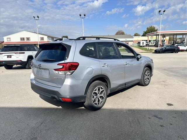 2023 Subaru Forester Premium:D14161