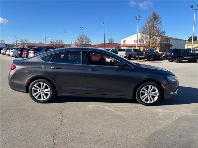 2015 Chrysler 200 Limited:D13023A