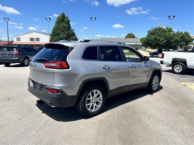 2018 Jeep Cherokee Latitude:D13818