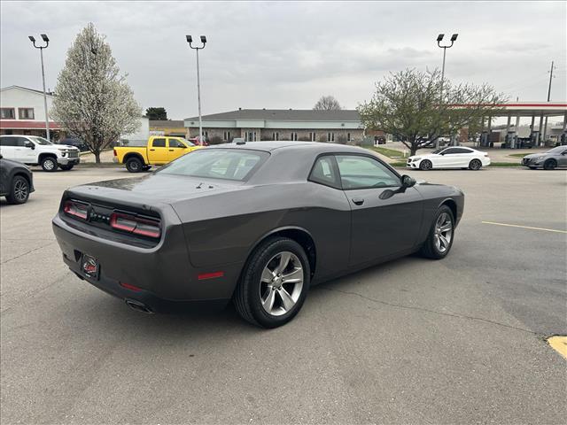 2015 Dodge Challenger SXT:D13669