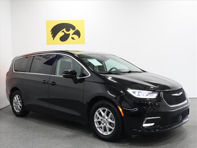 2024 Chrysler Pacifica Touring L:D13895