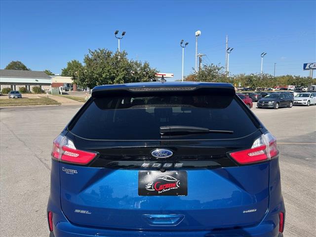 2022 Ford Edge SEL photo 4