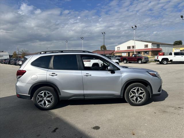 2023 Subaru Forester Premium:D14161