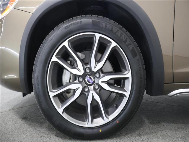 2016 Volvo V60 Cross Country T5 Platinum:D13695
