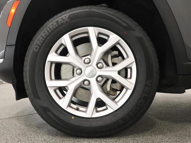 Photo of 2021 Jeep Grand Cherokee L Limited in Iowa City, IA - 6,  2021 Jeep Grand Cherokee L Limited:D13090