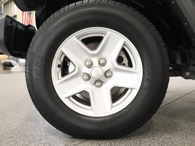 Photo of 2023 Jeep Gladiator Sport S in Iowa City, IA - 6,  2023 Jeep Gladiator Sport S:D13095