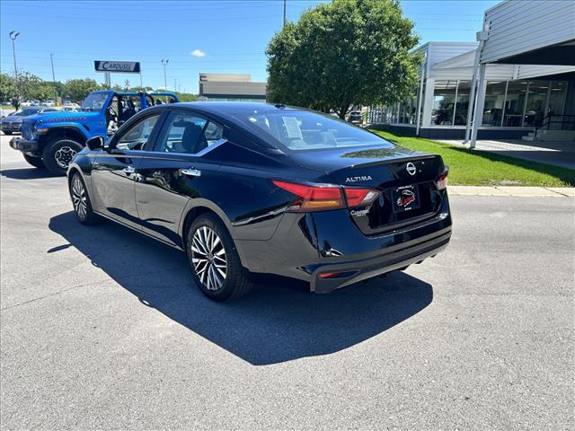 2025 Nissan Altima 2.5 SV:D13817