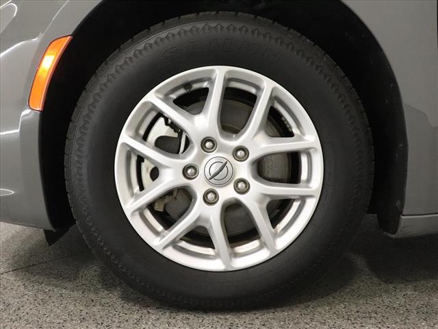 2022 Chrysler Pacifica Touring L:D13319