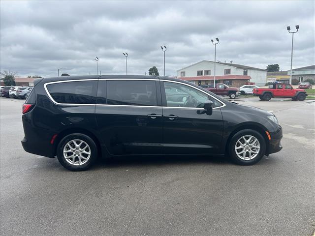 2023 Chrysler Voyager LX:D14049
