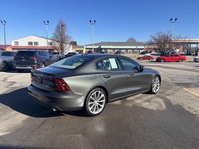2019 Volvo S60 T6 Momentum:D13604